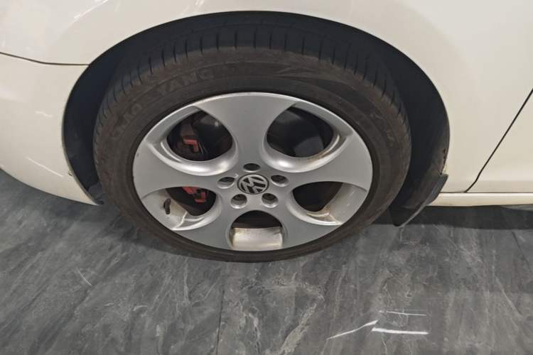 Used Volkswagen Golf GTI 2011 2.0 TSI GTI Left Front Wheel Hub