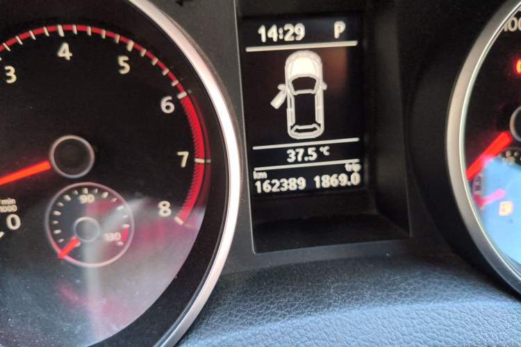 Used Volkswagen Golf GTI 2011 2.0 TSI GTI Odometer Close Up