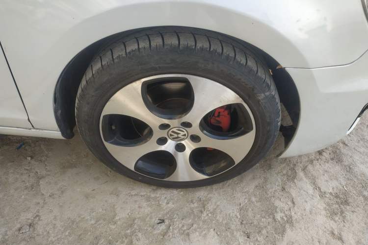 Used Volkswagen Golf GTI 2011 2.0 TSI GTI Right Front Wheel Hub