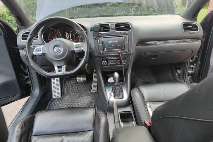 Used Volkswagen Golf GTI 2012 2.0 TSI GTI Center Console