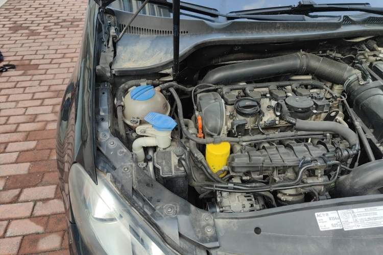 Used Volkswagen Golf GTI 2012 2.0 TSI GTI Engine Bay Right