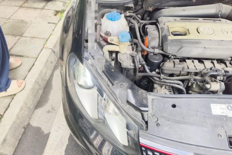 Used Volkswagen Golf GTI 2012 2.0 TSI GTI Engine Bay Right