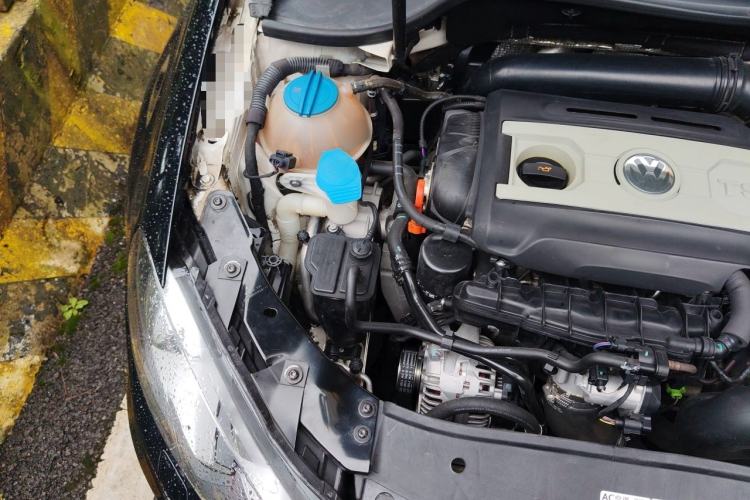 Used Volkswagen Golf GTI 2012 2.0 TSI GTI Engine Bay Right