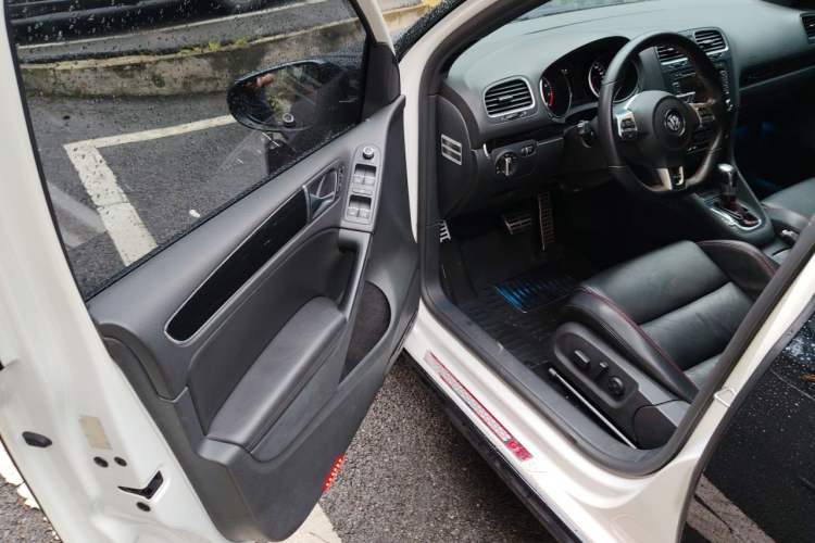 Used Volkswagen Golf GTI 2012 2.0 TSI GTI Left Front Seat
