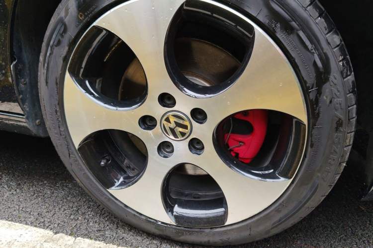Used Volkswagen Golf GTI 2012 2.0 TSI GTI Right Front Wheel Hub