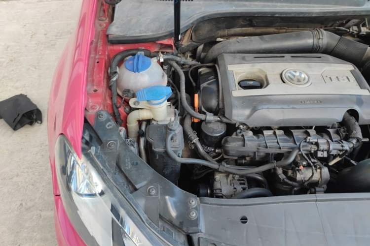 Used Volkswagen Golf GTI 2012 2.0 TSI GTI Engine Bay Right