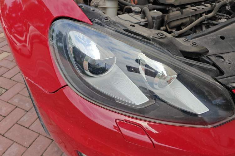 Used Volkswagen Golf GTI 2012 2.0 TSI GTI Right Front Headlight