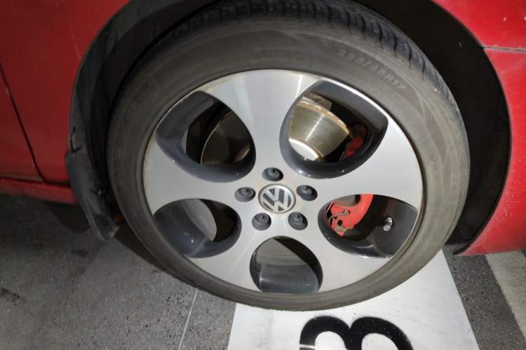 Used Volkswagen Golf GTI 2012 2.0 TSI GTI Right Front Wheel Hub