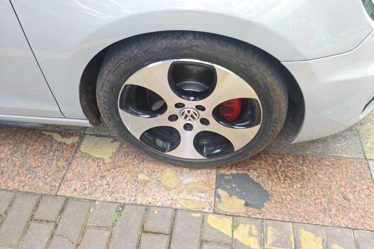 Used Volkswagen Golf GTI 2012 2.0 TSI GTI Right Front Wheel Hub