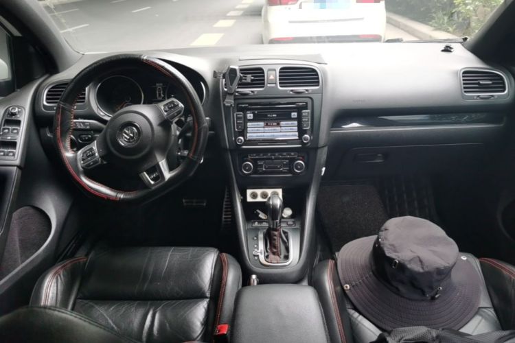 Used Volkswagen Golf GTI 2012 2.0 TSI GTI Center Console