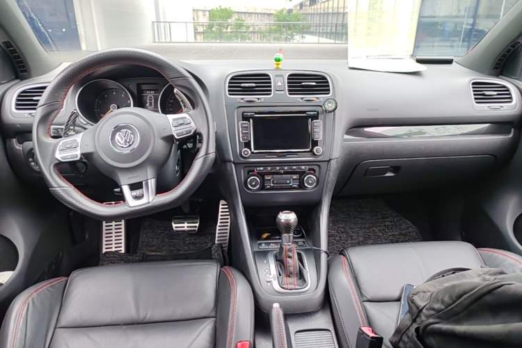 Used Volkswagen Golf GTI 2012 2.0 TSI GTI Center Console