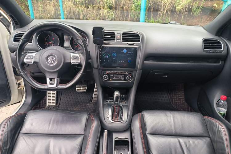 Used Volkswagen Golf GTI 2012 2.0 TSI GTI Center Console