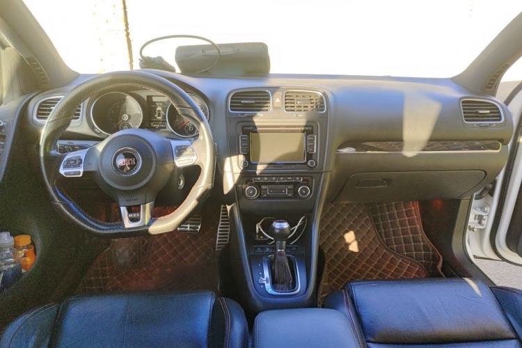 Used Volkswagen Golf GTI 2012 2.0 TSI GTI Center Console