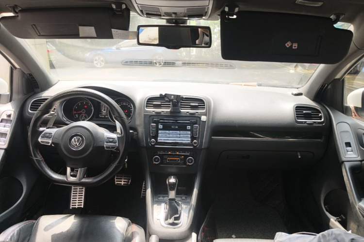 Used Volkswagen Golf GTI 2012 2.0 TSI GTI Center Console