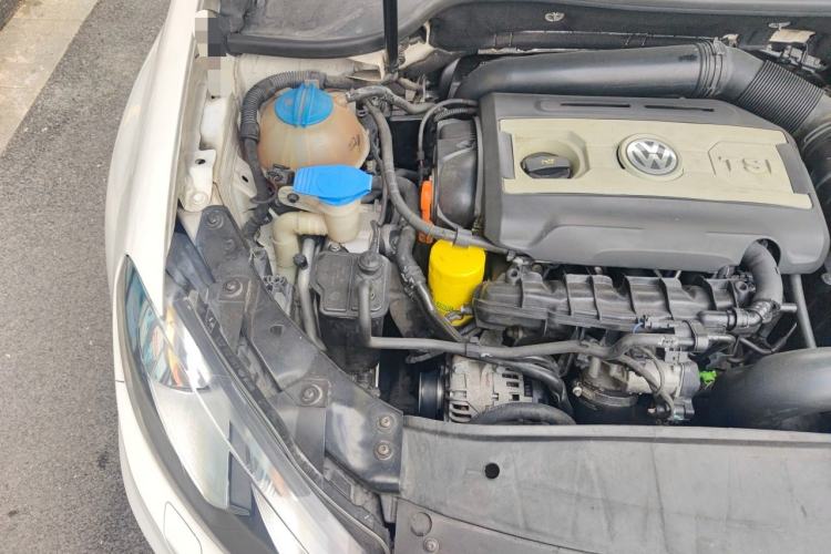 Used Volkswagen Golf GTI 2012 2.0 TSI GTI Engine Bay Right