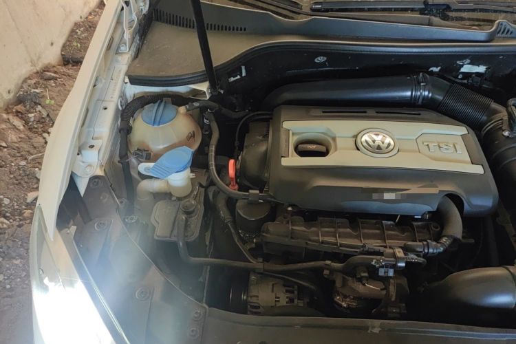 Used Volkswagen Golf GTI 2012 2.0 TSI GTI Engine Bay Right