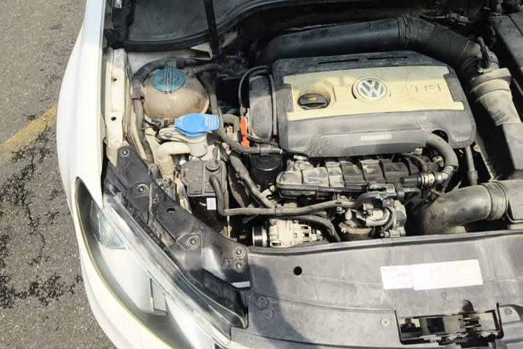Used Volkswagen Golf GTI 2012 2.0 TSI GTI Engine Bay Right