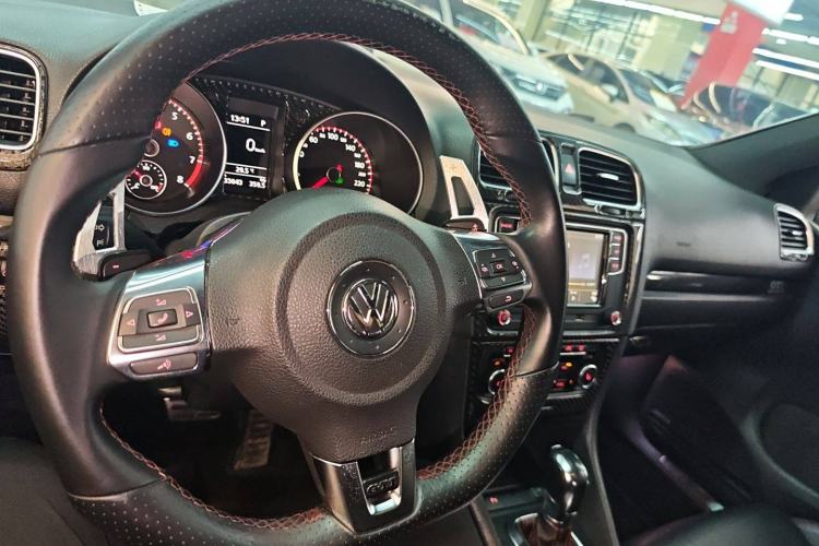 Used Volkswagen Golf GTI 2012 2.0 TSI GTI Interior 2