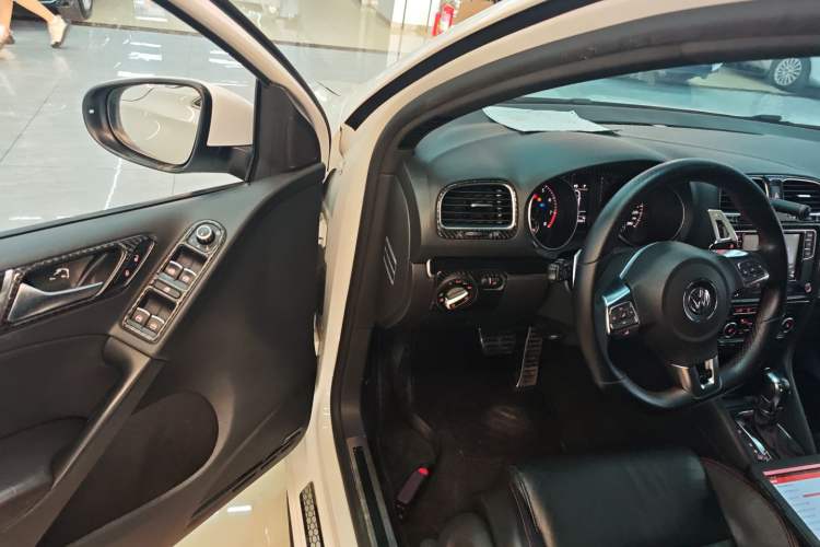 Used Volkswagen Golf GTI 2012 2.0 TSI GTI Interior 3