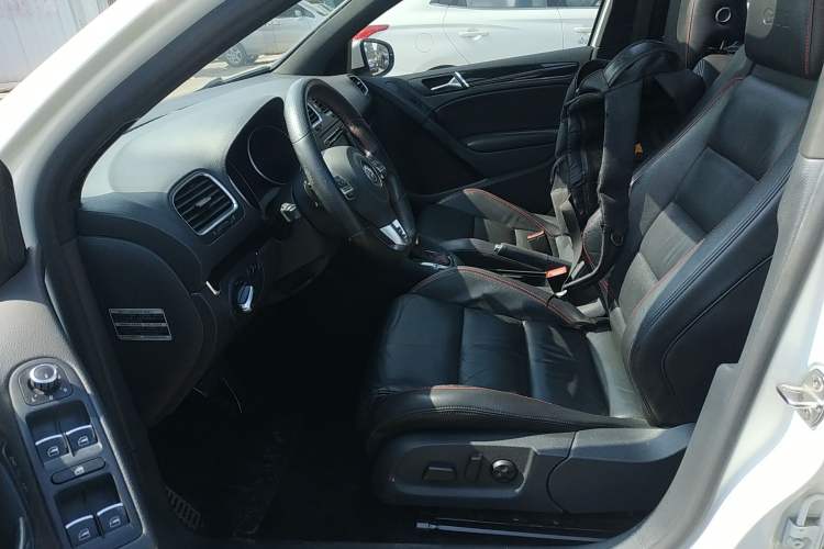 Used Volkswagen Golf GTI 2012 2.0 TSI GTI Left Front Seat