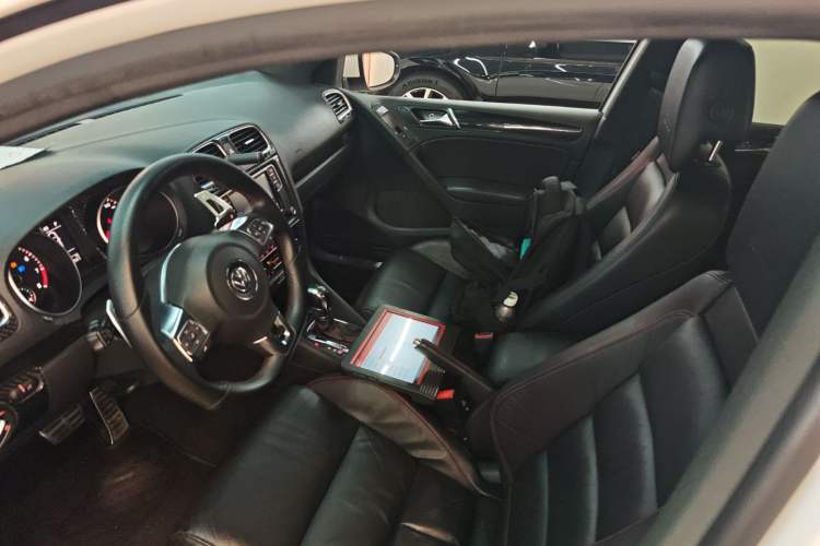 Used Volkswagen Golf GTI 2012 2.0 TSI GTI Left Front Seat