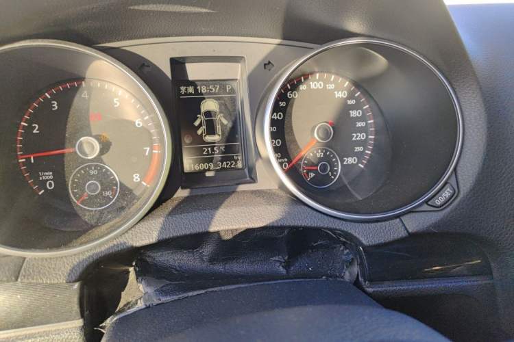 Used Volkswagen Golf GTI 2012 2.0 TSI GTI Odometer Close Up