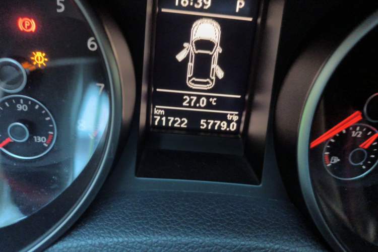 Used Volkswagen Golf GTI 2012 2.0 TSI GTI Odometer Close Up
