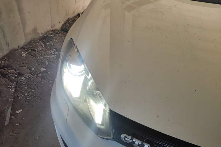 Used Volkswagen Golf GTI 2012 2.0 TSI GTI Right Front Headlight
