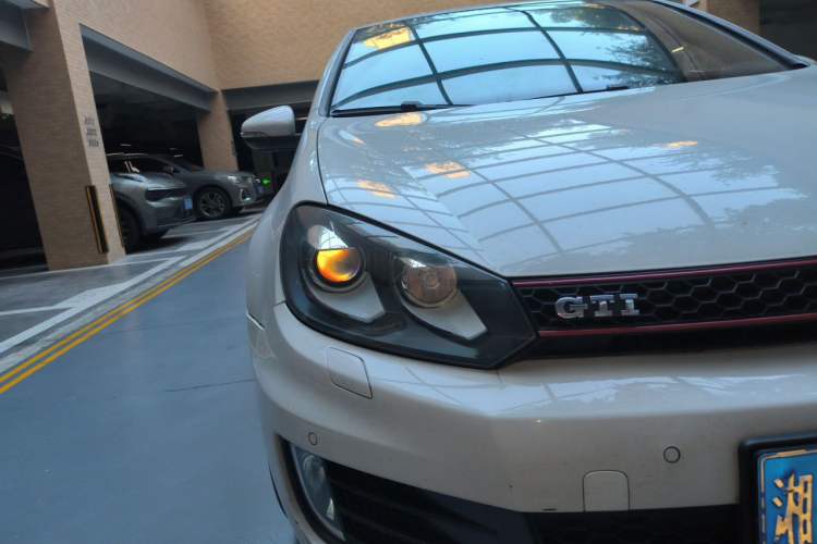 Used Volkswagen Golf GTI 2012 2.0 TSI GTI Right Front Headlight
