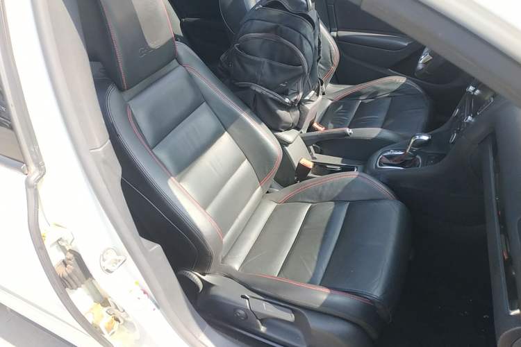 Used Volkswagen Golf GTI 2012 2.0 TSI GTI Right Front Seat