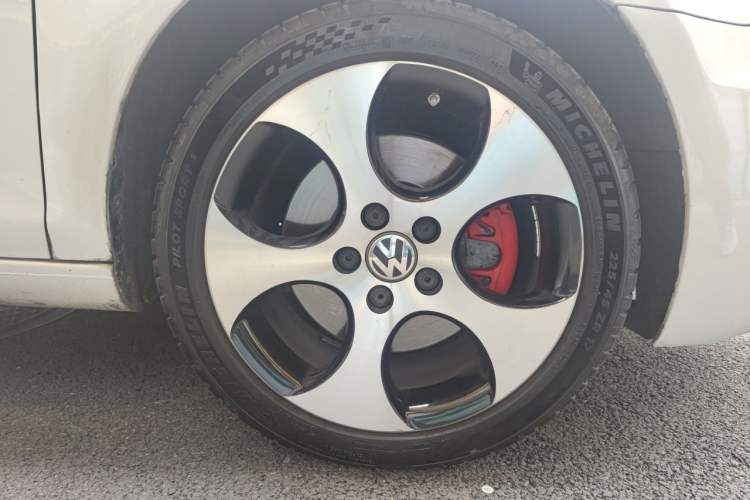 Used Volkswagen Golf GTI 2012 2.0 TSI GTI Right Front Wheel Hub