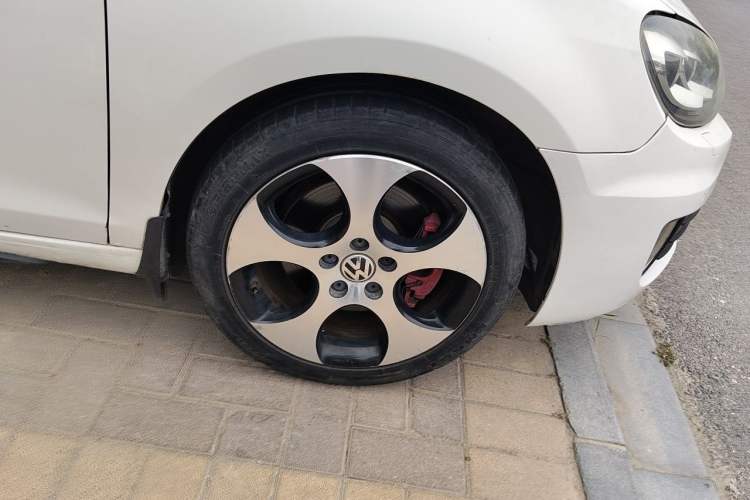Used Volkswagen Golf GTI 2012 2.0 TSI GTI Right Front Wheel Hub
