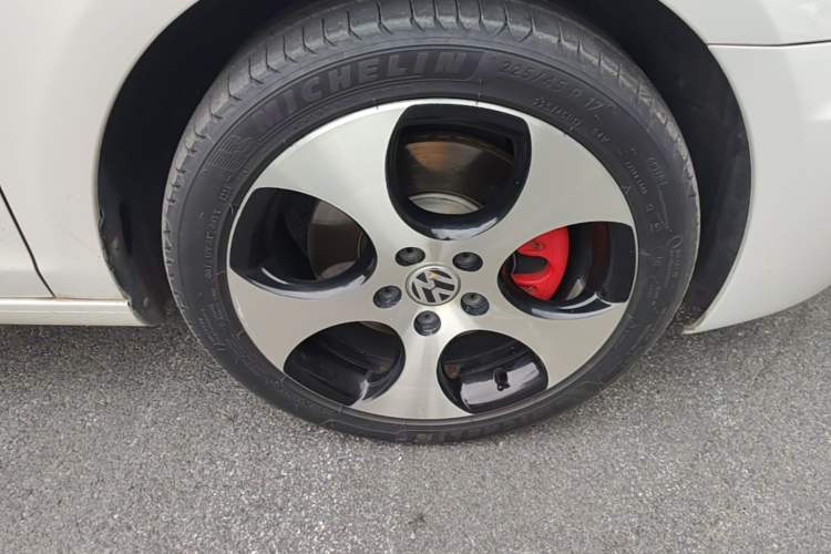 Used Volkswagen Golf GTI 2012 2.0 TSI GTI Right Front Wheel Hub