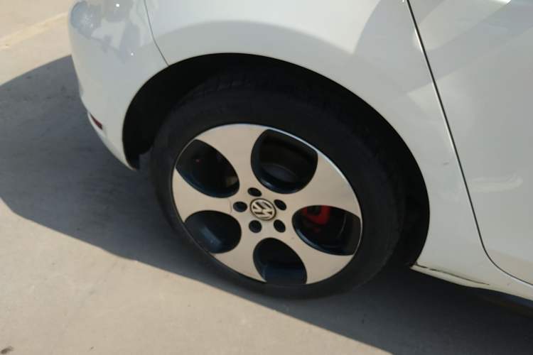 Used Volkswagen Golf GTI 2012 2.0 TSI GTI Right Rear Wheel Hub
