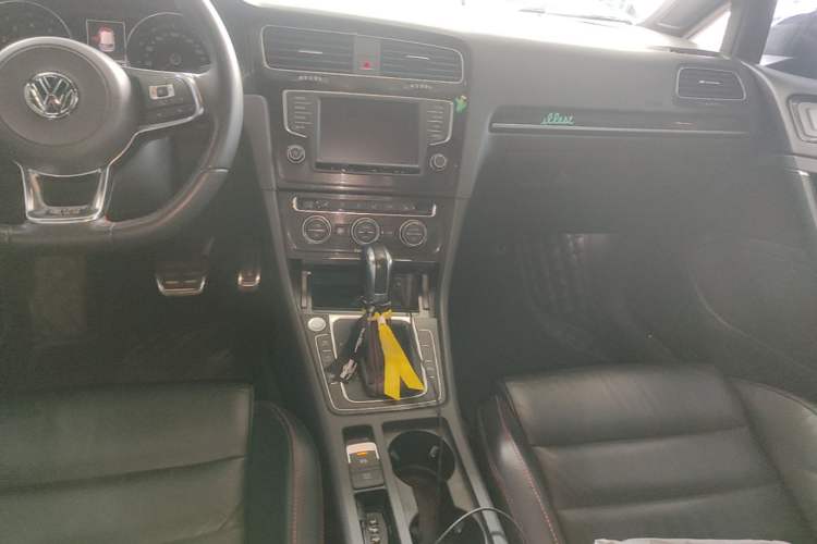 Used Volkswagen Golf GTI 2016 2.0 TSI GTI Audio And AC Panel