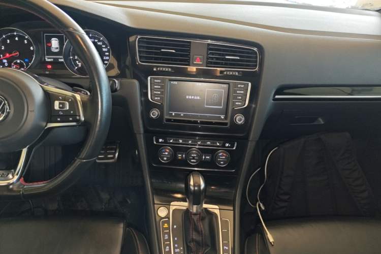 Used Volkswagen Golf GTI 2016 2.0 TSI GTI Audio And AC Panel