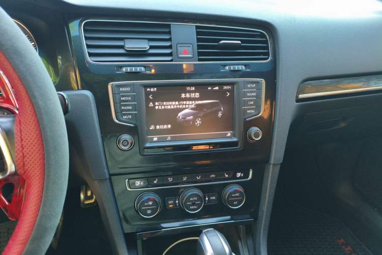 Used Volkswagen Golf GTI 2016 2.0 TSI GTI Audio And AC Panel
