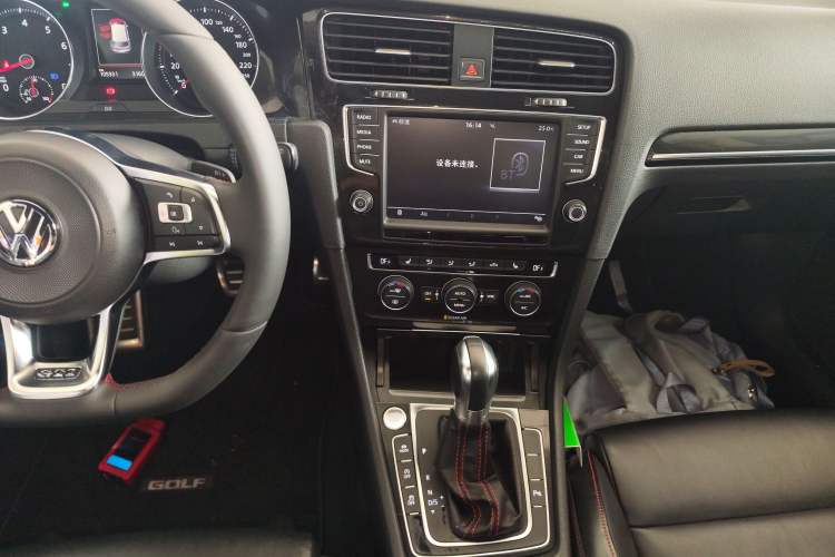 Used Volkswagen Golf GTI 2016 2.0 TSI GTI Audio And AC Panel