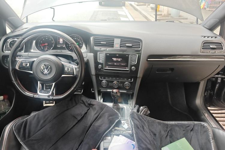 Used Volkswagen Golf GTI 2016 2.0 TSI GTI Center Console