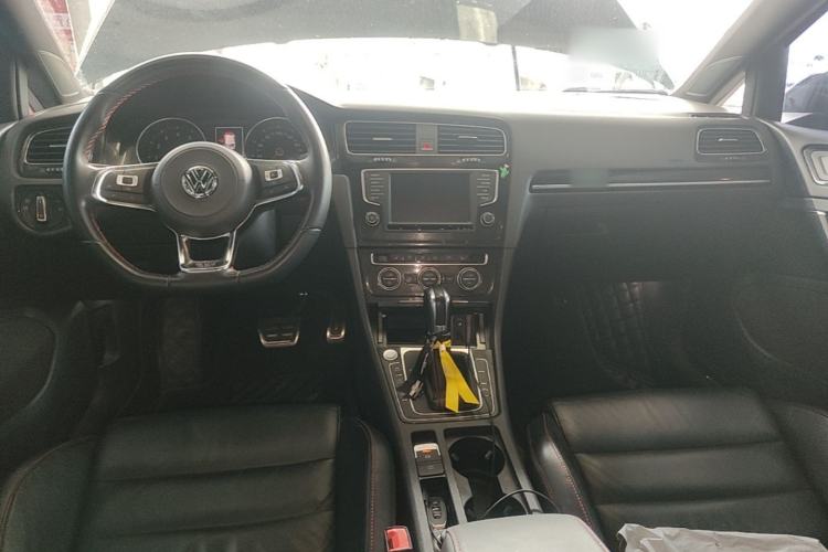 Used Volkswagen Golf GTI 2016 2.0 TSI GTI Center Console