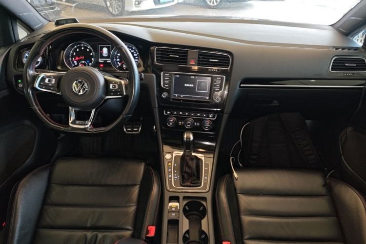 Used Volkswagen Golf GTI 2016 2.0 TSI GTI Center Console