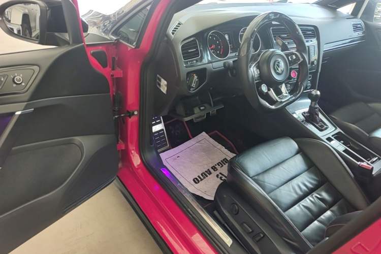 Used Volkswagen Golf GTI 2016 2.0 TSI GTI Driver Seat