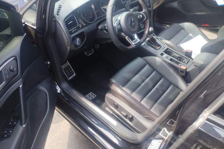 Used Volkswagen Golf GTI 2016 2.0 TSI GTI Driver Seat
