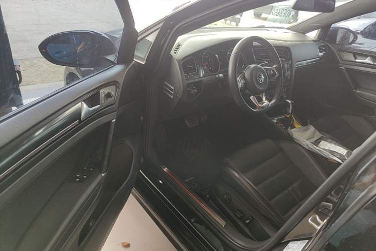 Used Volkswagen Golf GTI 2016 2.0 TSI GTI Driver Seat