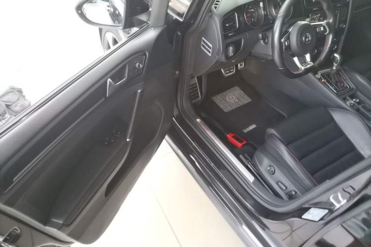 Used Volkswagen Golf GTI 2016 2.0 TSI GTI Driver Seat
