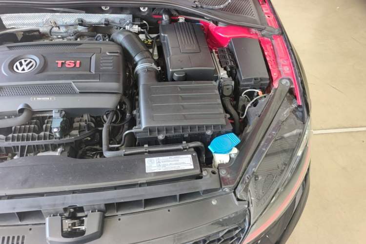 Used Volkswagen Golf GTI 2016 2.0 TSI GTI Engine Bay Left