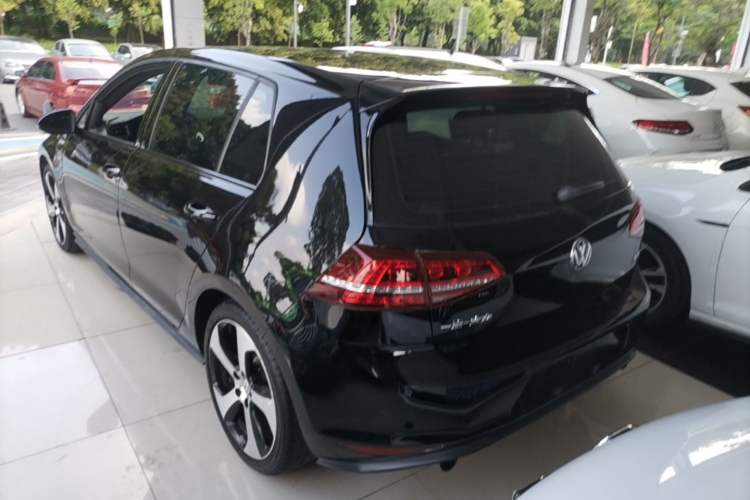 Used Volkswagen Golf GTI 2016 2.0 TSI GTI Exterior 2
