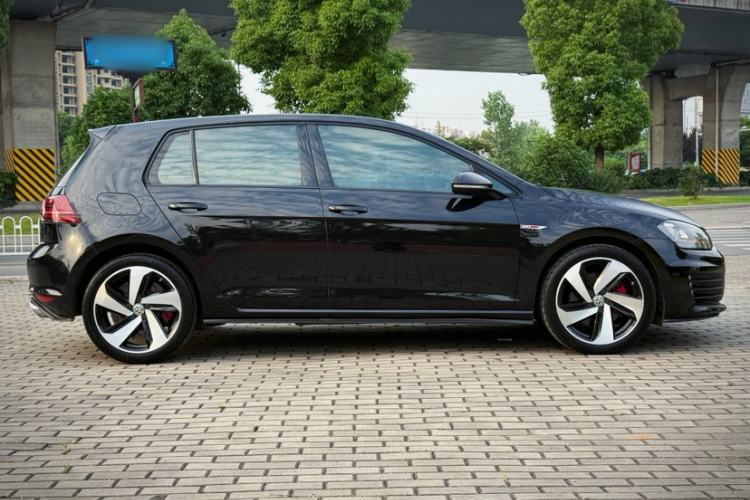 Used Volkswagen Golf GTI 2016 2.0 TSI GTI Exterior 3