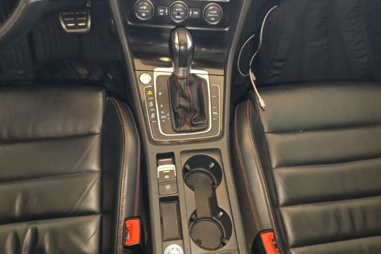 Used Volkswagen Golf GTI 2016 2.0 TSI GTI Gear Lever