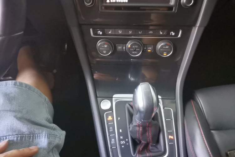 Used Volkswagen Golf GTI 2016 2.0 TSI GTI Gear Lever